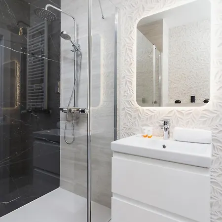 W Parku Lotnikow Tauron Arena By Renters Apartman *