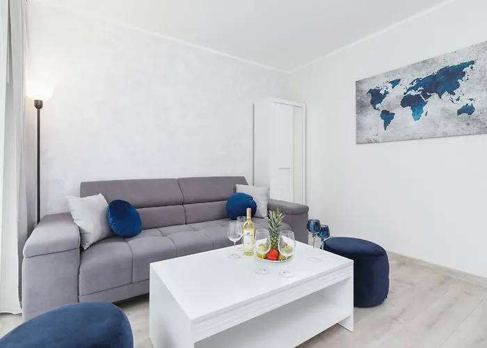 W Parku Lotnikow Tauron Arena By Renters *