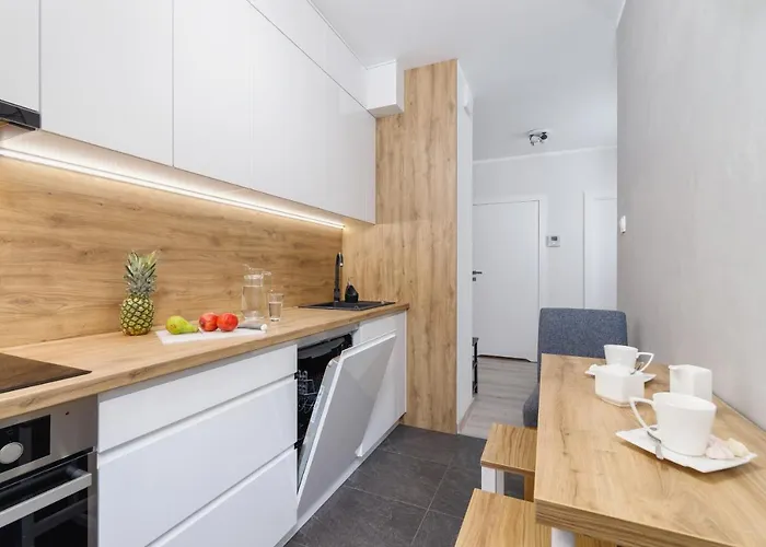 W Parku Lotnikow Tauron Arena By Renters Apartment