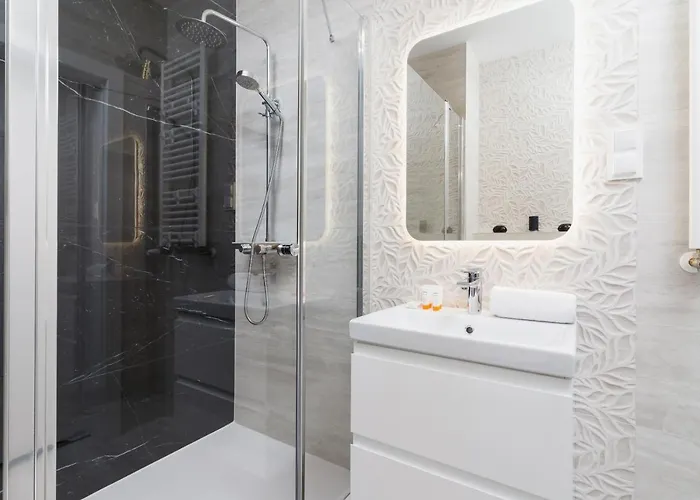 W Parku Lotnikow Tauron Arena By Renters Apartment *