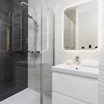 W Parku Lotnikow Tauron Arena By Renters Lejlighed *