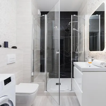 W Parku Lotnikow Tauron Arena By Renters Daire Krakow